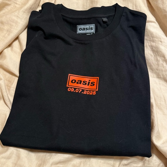 Oasis Live 25’ LA tee - Picture 3 of 3